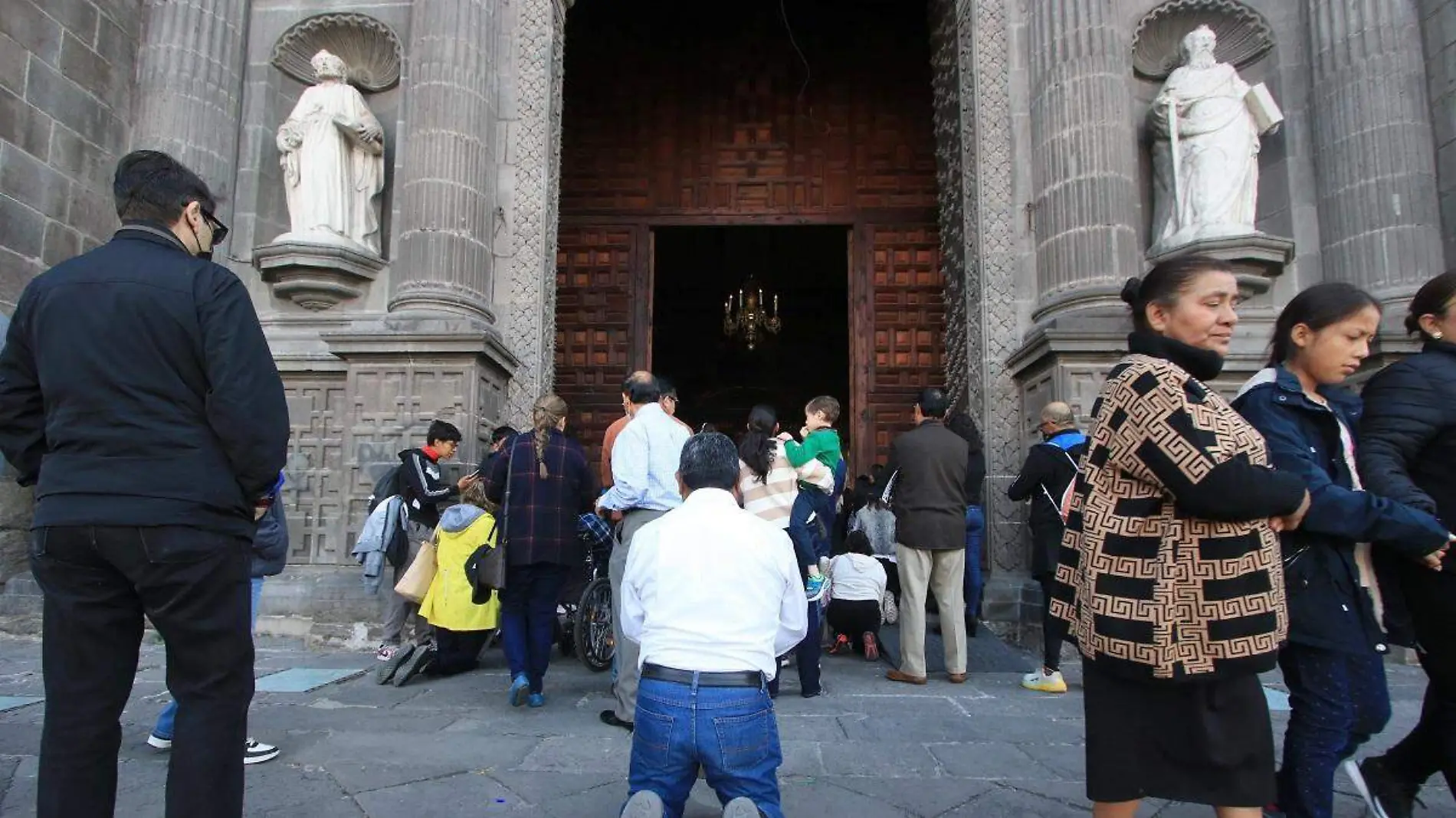 puerta santa catedral